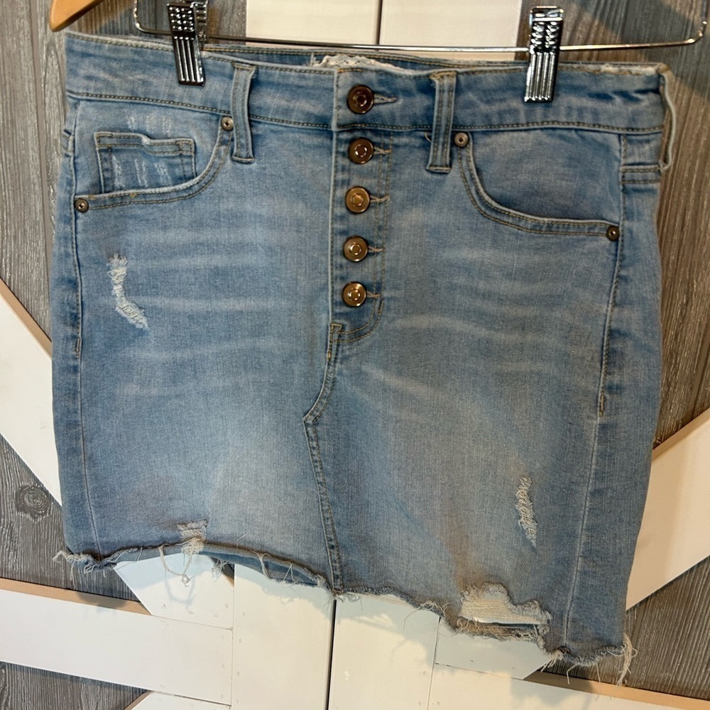 Bag208. Sz S length 14” distressed denim light wash skirt.